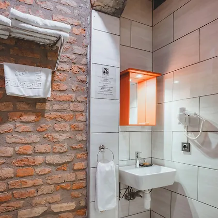 Novus Pera 3*